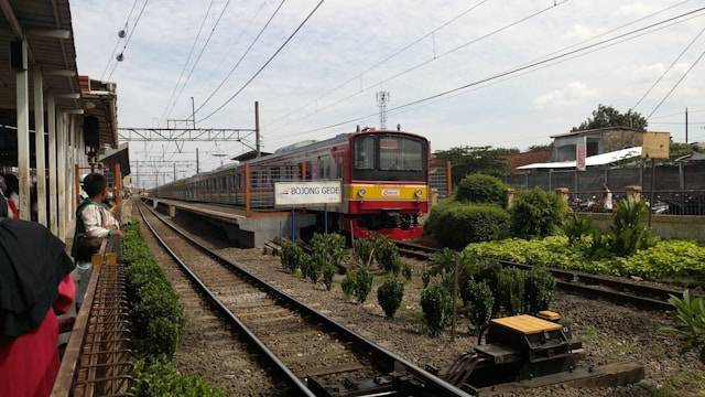 Tiket Kereta Semarang Ngrombo. Foto hanya ilustrasi, bukan tempat sebenarnya. Sumber: Unsplash/Fachry Hadid