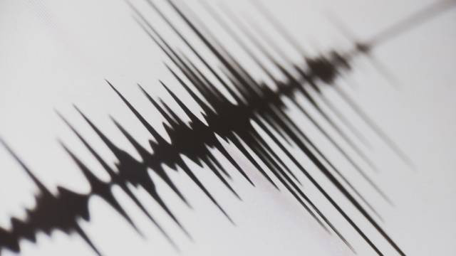 Ilustrasi gempa bumi. Foto: MuhsinRina/shutterstock