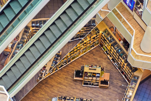 Pakuwon Mall Bekasi Buka Jam Berapa? Foto hanya sebagai ilustrasi saja, bukan tempat sebenarnya. Sumber: Pexels/Pixabay.