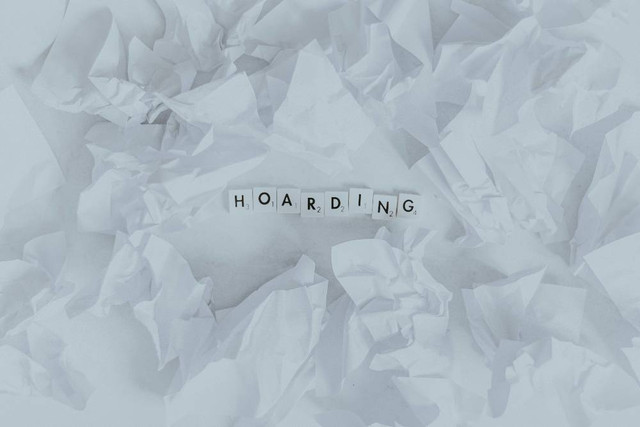 Ilustrasi hoarding disorder adalah - Sumber: unsplash.com/@pawel_czerwinski