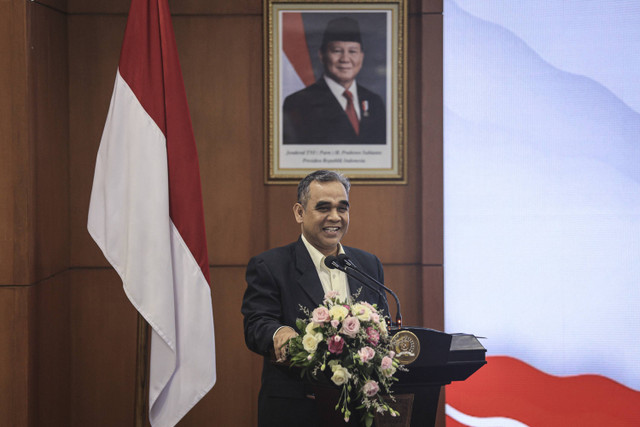 Ketua MPR Ahmad Muzani menyampaikan sambutan pada peluncuran Kaukus Kebangsaan dan Pembangunan Berkelanjutan di Kompleks Parlemen, Senayan, Jakarta, Selasa (26/11/2024). Foto: Dhemas Reviyanto/ANTARA FOTO