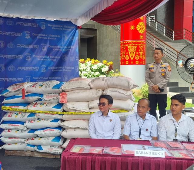 Penampakan pupuk subsidi yang diamankan Polda Sumsel, Foto : Abdullah Toriq/Urban Id