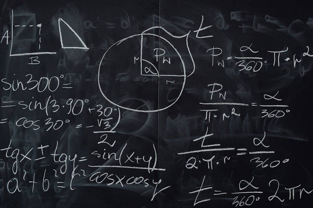 Ilustrasi untuk soal pas matematika kelas 11 semester 1 kurikulum merdeka. Sumber: pexels.com/Karolina Kaboompics