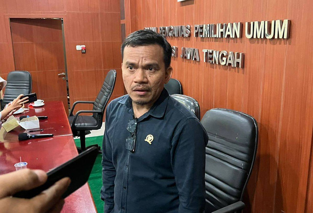 Komisioner Pengkajian dan Penelitian Komnas HAM, Saurlin P. Siagian di Semarang.
 Foto: Intan Alliva Khansa/kumparan