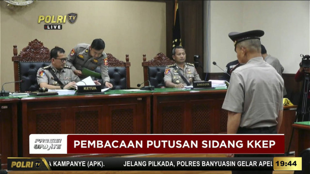 AKP Dadang Iskandar menjalani sidang etik di Mabes Polri, Jakarta, Selasa (26/11/2024). Foto: Youtube/ TV Radio Polri