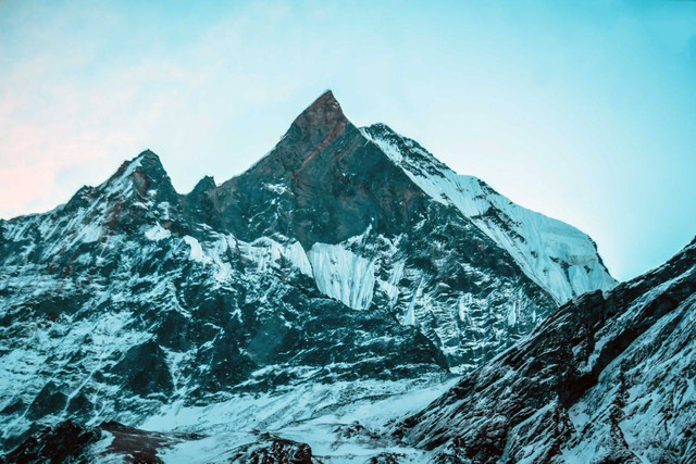 Puncak tertinggi di dunia adalah. Foto Gunung Everest. Sumber: Pexels/Namal Siriwardana