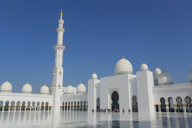 Masjid Besar Gondanglegi. Foto hanya ilustrasi, bukan tempat sebenarnya. Sumber: Unsplash/grace zhu