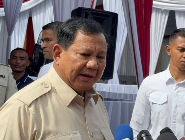 Prabowo di TPS Bojong Koneng, Rabu (27/11/2024). Dok: Humam/kumparan