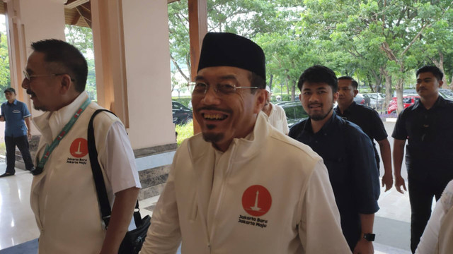 Calon Wakil Gubernur Jakarta Nomor Urut 1Suswono, saat tiba untuk memantau hasil quick qount di Hotel Sultan, Jakarta, Rabu (27/11/2024). Foto: Rachmadi Rasyad/kumparan