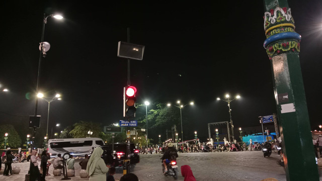  Suasana malam minggu di Titik Nol KM Malioboro, Yogyakarta. Sumber: Dokumen Pribadi