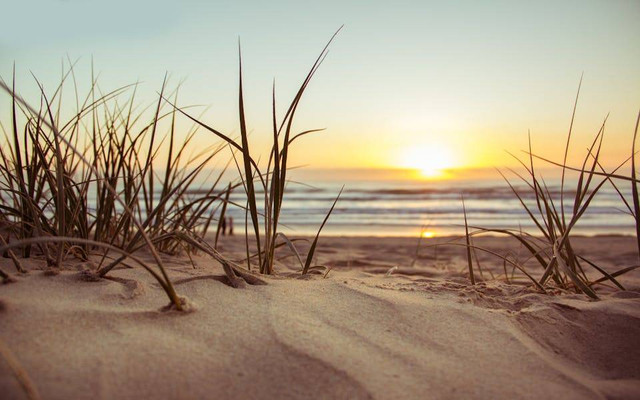 Pantai Ayang-Ayang. Foto hanya ilustrasi, bukan tempat sebenarnya. Sumber: pexels.com/Nathan Cowley