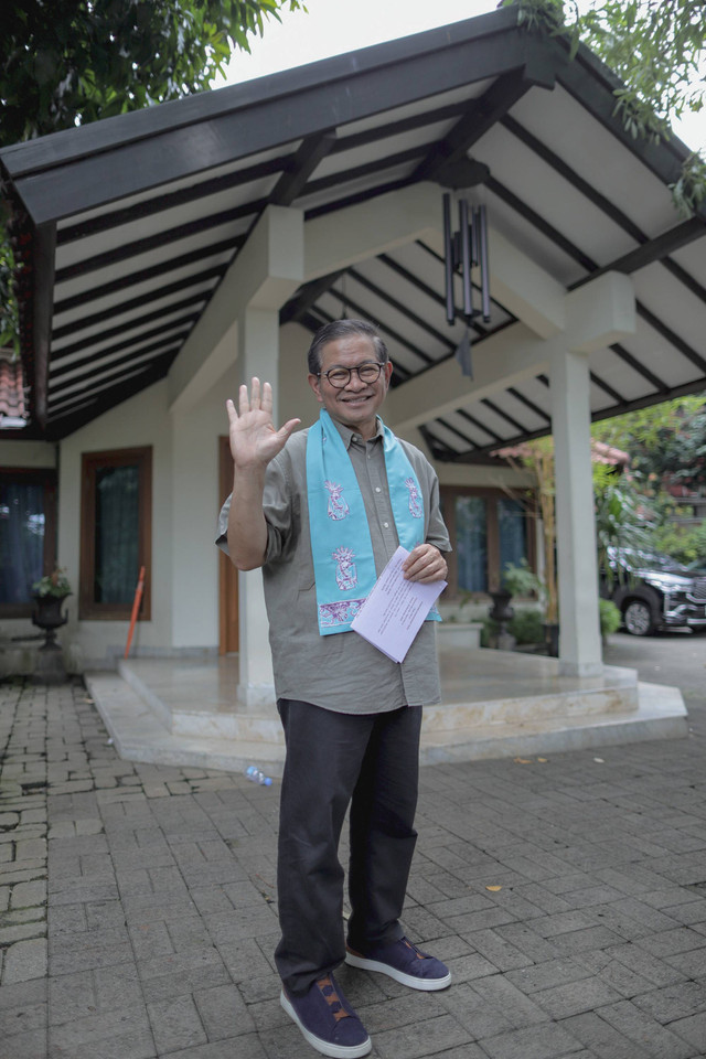 Pramono Anung saat berada di rumahnya di Cipete, Jakarta Selatan, Kamis (28/11/2024). Foto: Jamal Ramadhan/kumparan