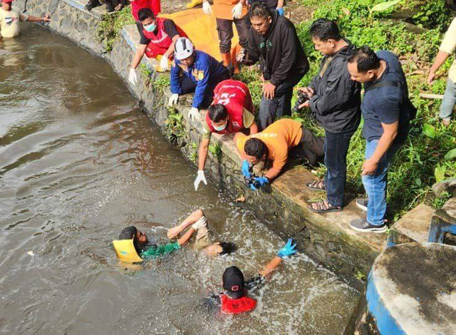 Penemuan mayat di Pintu DAM Jalan Samas, Mulyodadi, Bambanglipuro, Bantul, Daerah Istimewa Yogyakarta (DIY), Kamis (28/11/2024).Foto: Polres Bantul