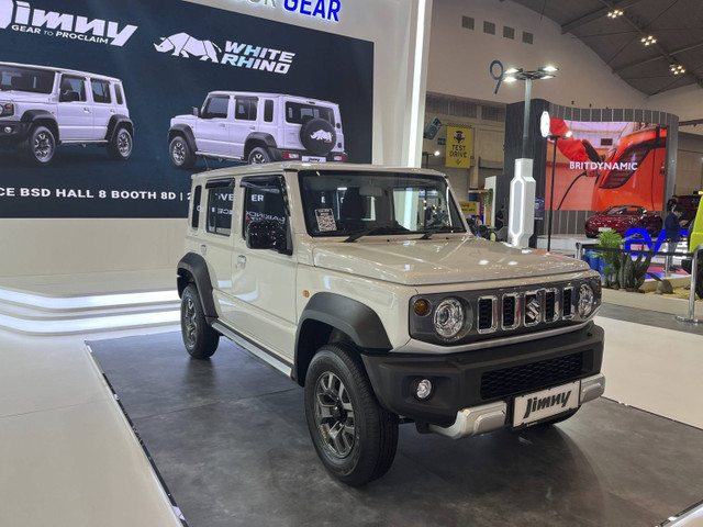 Suzuki Jimny White Rhino Edition di GJAW 2024. Foto: Fitra Andrianto/kumparan