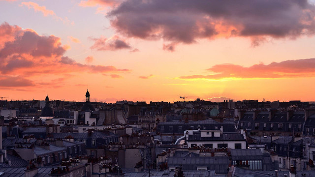 Rooftop Matos. Foto Hanya Ilustrasi, Bukan Tempat Sebenarnya. Sumber Unsplah Alice Triquet