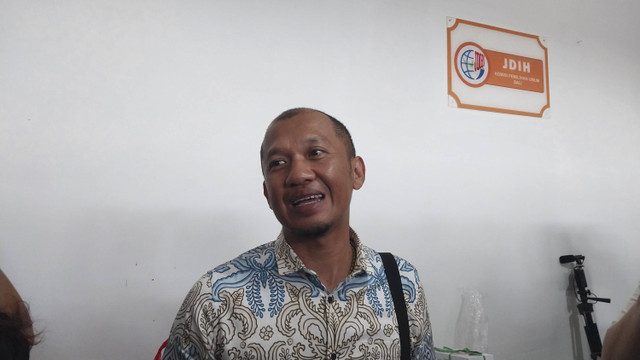 Anggota KPU Bali I Gede John Darmawa di Gedung KPU Bali, Kamis (28/11/2024). Foto: Denita BR Matondang/kumparan