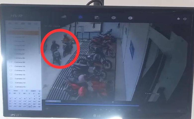 Aksi pencurian terekam kamera CCTV. | Foto: Dok Istimewa