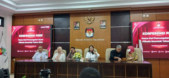 Konferensi Pers Pasca Hari Pemungutan Suara Pilkada Serentak Tahun 2024 di Kantor KPU DIY, Muja-Muju, Umbulharjo, Kota Jogja, Daerah Istimewa Yogyakarta (DIY). Foto: Istimewa