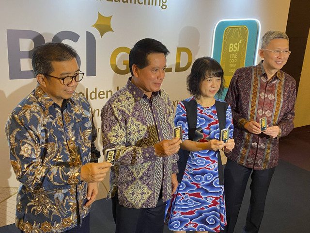 Dirut BSI Hery Gunardi meresmikan BEI Gold di Hotel Fairmont Jakarta, Kamis (28/11/2024). Foto: Muhammad Fhandra Hardiyon/kumparan