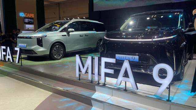 Maxus luncurkan dua mobil listrik MPV Mifa 7 dan Mifa 9.  Foto: Sena Pratama/kumparan