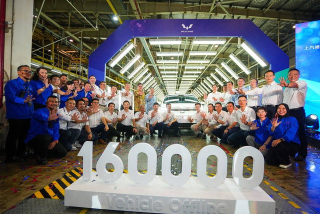 Seremoni produksi 160 ribu mobil Wuling di Indonesia dan ekspor perdana Cloud EV ke ASEAN. Foto: dok. Wuling Motors