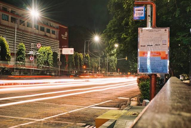 Ciri Khas Kota Solo. Foto Hanya Ilustrasi Bukan Tempat Sebenarnya. Sumber Foto: Unsplash.com/Visual Karsa