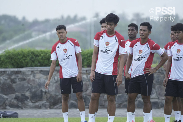 Sejumlah pemain Timnas Indonesia menjalani sesi pemusatan latihan di Training Center Bali United, Pantai Purnama, Gianyar, Bali, Jumat (29/11/2024). Foto: Dok. PSSI