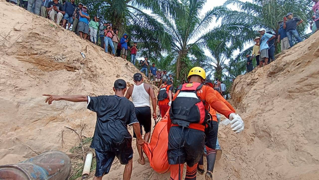 Korban yang ditemukan tewas di sungai Way Seputih, Dusun I, Kampung Teluk Dalem Ilir, Rumbia, Lampung Tengah. | Foto: Dok Istimewa