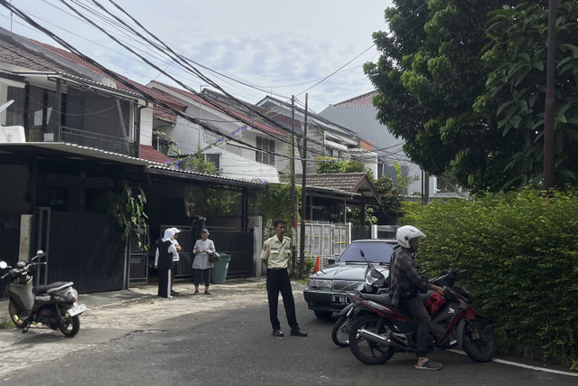 Suasana komplek lokasi pembunuhan di Lebak Bulus, Cilandak, Jakarta Selatan. Foto: Rayyan Farhansyah/kumparan