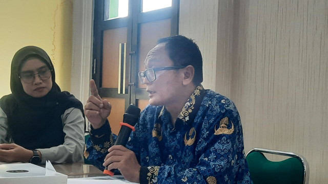 Kepala Bidang Pencegahan, Kesiapsiagaan dan Data Informasi BPBD Kota Jogja, Aki Lukman Nor Hakim saat jumpa pers di Dinas Komunikasi Informatika dan Persandian (DiskominfoSan) Kota Jogja, Daerah Istimewa Yogyakarta (DIY), Jumat (29/11/2024)