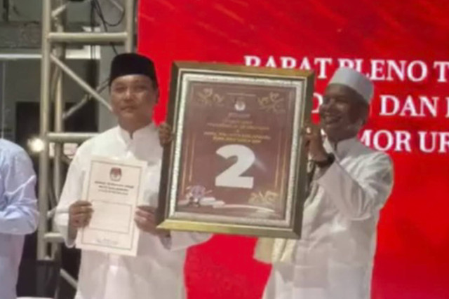 Pasangan calon wali kota dan wakil wali kota Banjarbaru Muhammad Aditya Mufti Ariffin-Said Abdullah saat pengambilan nomor urut peserta Pilkada 2024. Foto: Instagram/ @aditya_mufti_ariffin  