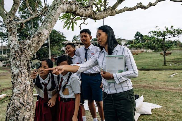 Ilustrasi jabatan fungsional guru swasta. Foto: Pexels/ROMAN ODINTSOV