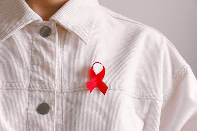 Ilustrasi tema Hari Aids Sedunia 2024. Sumber: Pexels/Klaus Nielsen