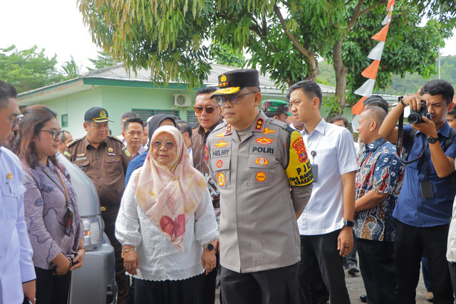 Kapolda Lampung saat memantau proses pemungutan suara Pilkada 2024. | Foto: Dok Humas Polda Lampung