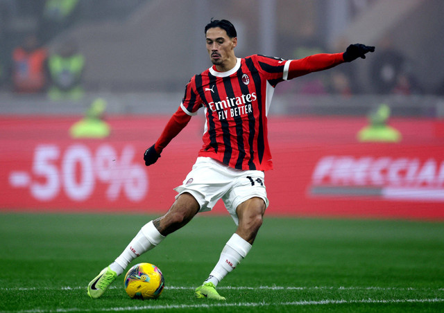 Detik-detik gol Tijjani Reijnders saat AC Milan vs Empoli dalam laga pekan ke-14 Liga Italia 2024/25 di Stadion San Siro, Minggu (1/12) dini hari WIB. Foto: REUTERS/Claudia Greco