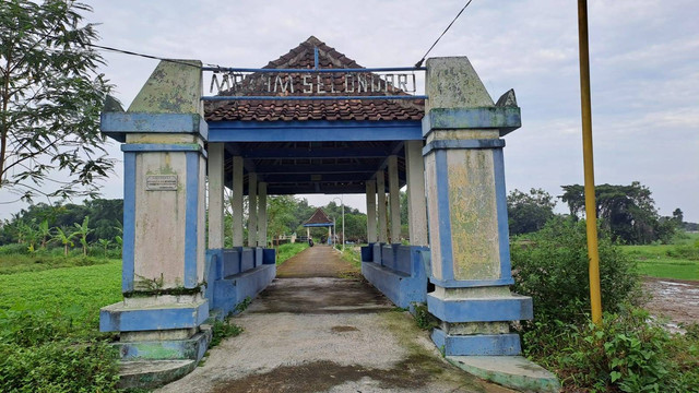 Gambar Gapura masuk Makam Selondari. Kredit foto: Laurentsia Wahyu Ning Utami