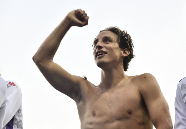 Pemain Fiorentina, Edoardo Bove. Foto: REUTERS/Massimo Pinca