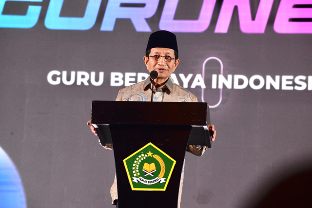 Menteri Agama Nasaruddin Umar pada puncak Hari Guru nasional di Jakarta, Jumat (29/11). Foto: Dok. BPJS Ketenagakerjaan