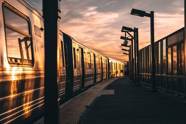 Harga Tiket Kereta Papandayan Panoramic. Foto hanya ilustrasi bukan tempat/gambar sebenarnya. Sumber foto: Pexels-Andras Stefuca