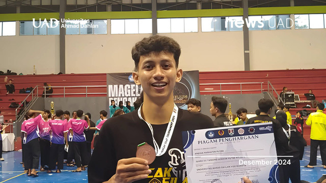 Juara III Pencak Silat Tournament, Andika Marhatin Mahasiswa Universitas Ahmad Dahlan (UAD)