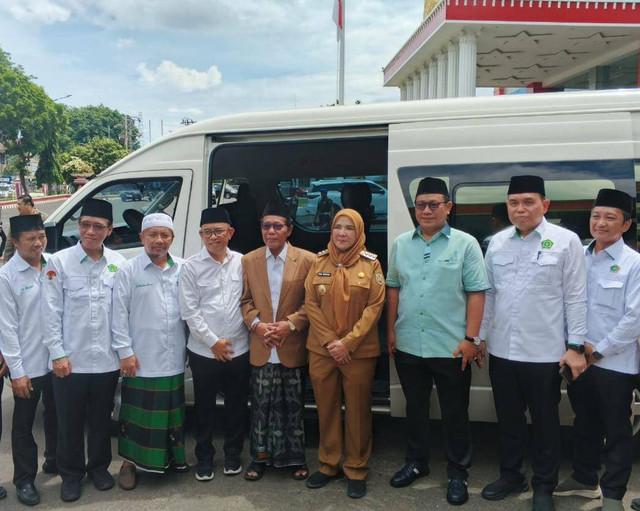 Wali Kota Bandar Lampung, Eva Dwiana bersama Ketua dan jajaran PWNU Lampung | Foto : Eka Febriani / Lampung Geh