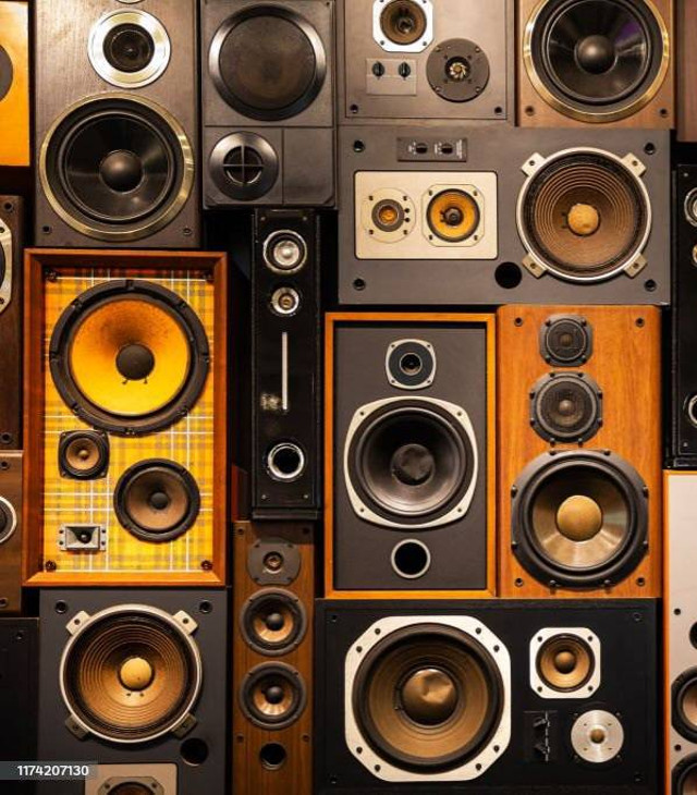 https://www.istockphoto.com/photo/wall-of-retro-vintage-style-music-sound-speakers-gm1174207130-326471267?utm_campaign=srp_photos_top&utm_content=https%3A%2F%2Funsplash.com%2Fs%2Fphotos%2Fsound-system&utm_medium=affiliate&utm_source=unsplash&utm_term=sound+system%3A%3A%3A