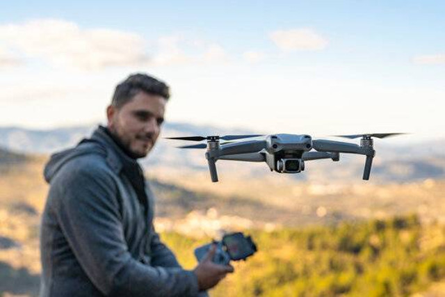 Ilustrasi cara merawat drone. Foto: Adobe Stock   