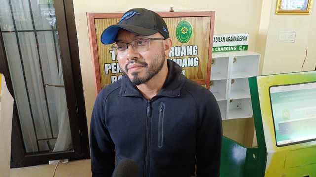 Galiech Rahardja hadiri sidang cerai di Pengadilan Agama Depok, Selasa (3/12). Foto: Aprilandika Pratama/kumparan