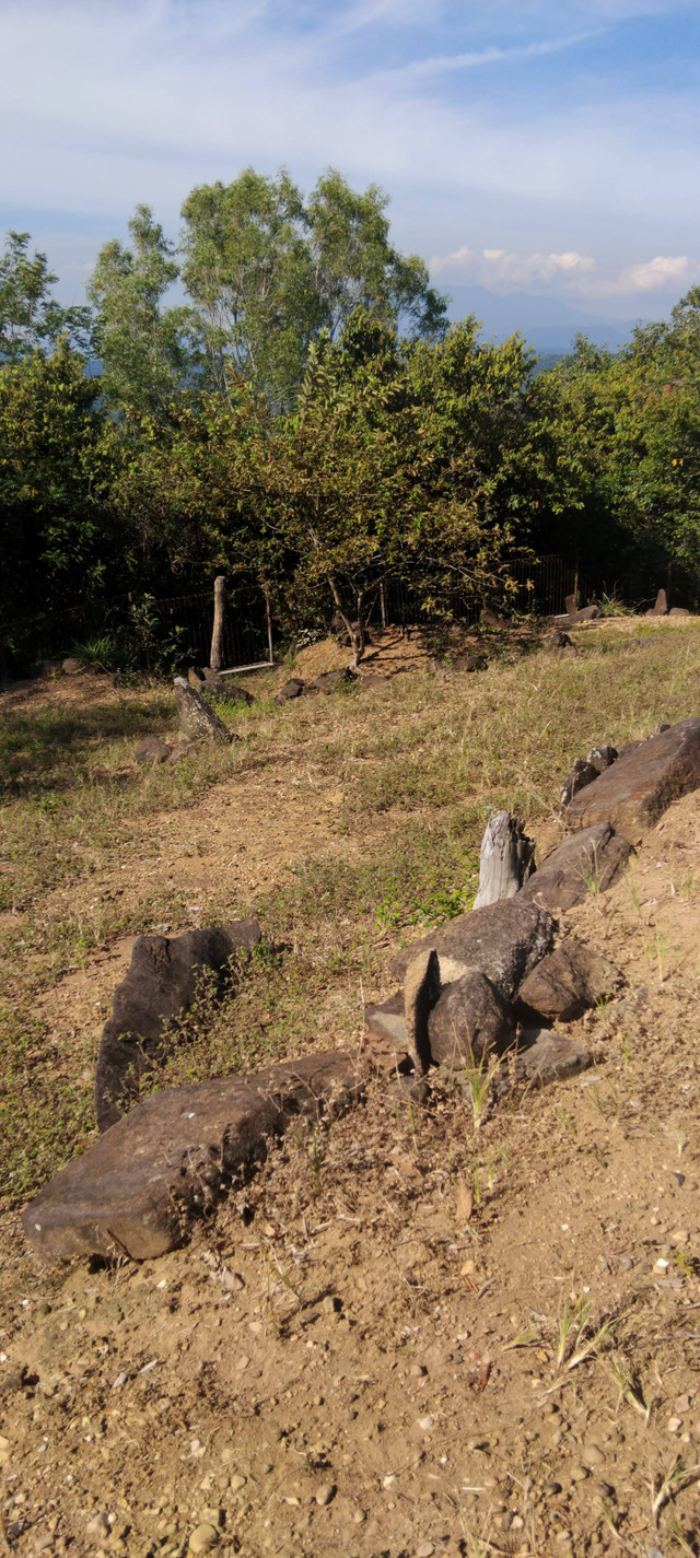 Penampakan lokasi Situs Menhir Simawang. Sumber foto : Dokumentasi Pribadi