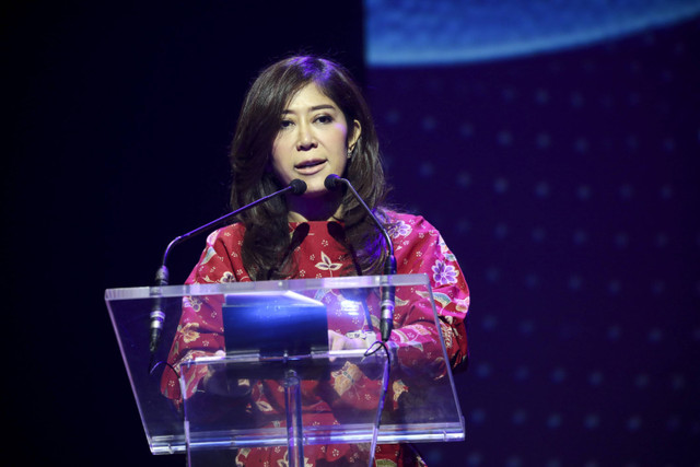 Menteri Komunikasi dan Digital, Meutya Hafid, saat memberikan Keynote Speech pada AI for Indonesia by kumparan di Djakarta Theater, Jakarta, Rabu (4/12/2024). Foto: Aditia Noviansyah/kumparan