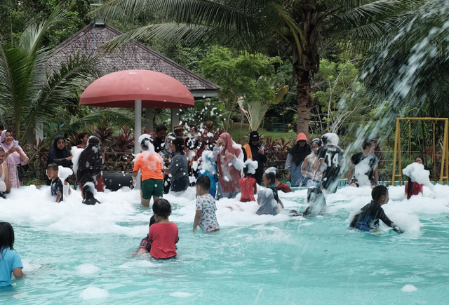 wahana wahoo waterworld. Foto hanyalah ilustrasi, bukan tempat yang sebenarnya. Sumber: Unsplash/Yoga Sukma ID