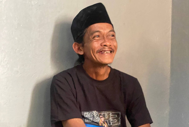 Sunhaji, penjual es teh yang viral di pengajian Gus Miftah. Foto: Dok. Masjid Nurul 'Ashri