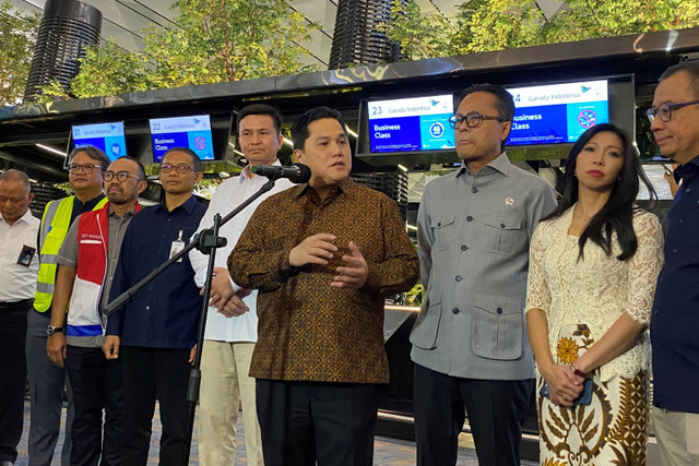 Menteri BUMN Erick Thohir menyambangi Terminal 3 Bandara Soekarno-Hatta di Cengkareng, Rabu (4/12/2024). Foto: Muhammad Fhandra Hardiyon/kumparan