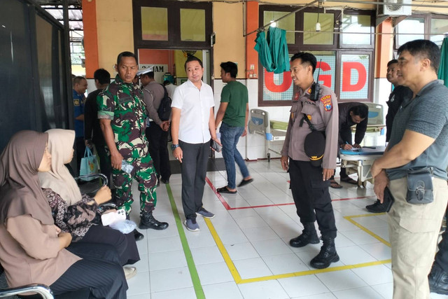 12 santri yang mengalami keracunan makanan mendapatkan perawatan di Puskesmas Srengat, Blitar, Rabu (4/12/2024). Foto: Dok. Istimewa